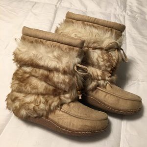 Fur boots